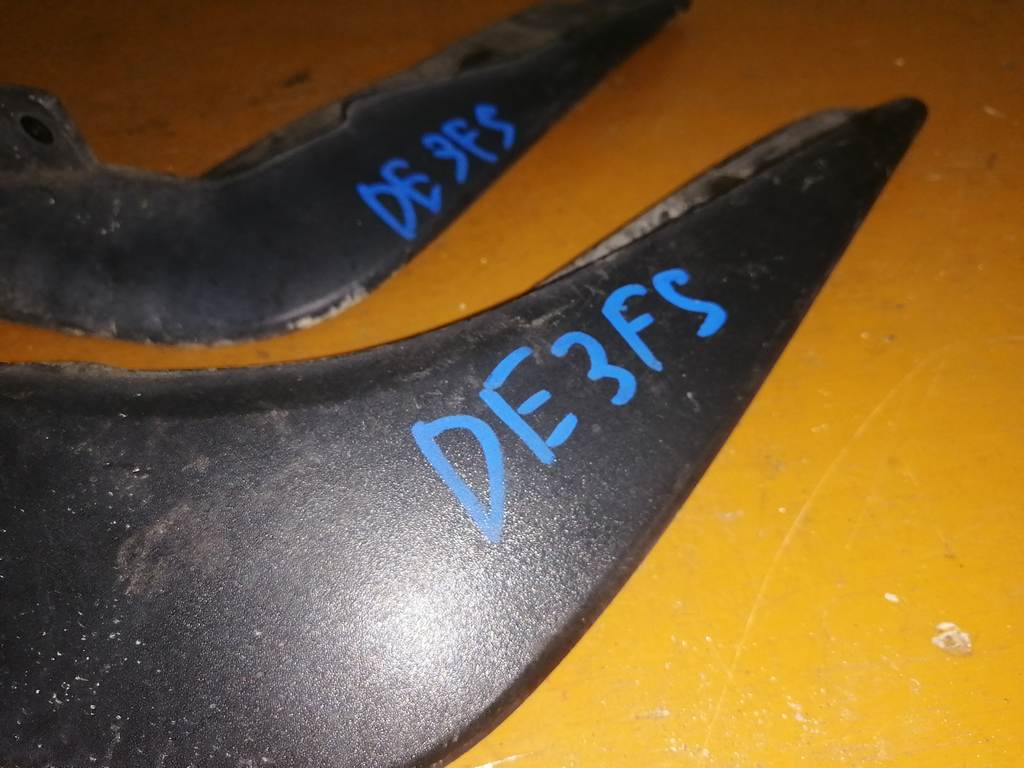 DEMIO DE3FS БРЫЗГОВИК (КОМПЛЕКТ) Mazda Demio