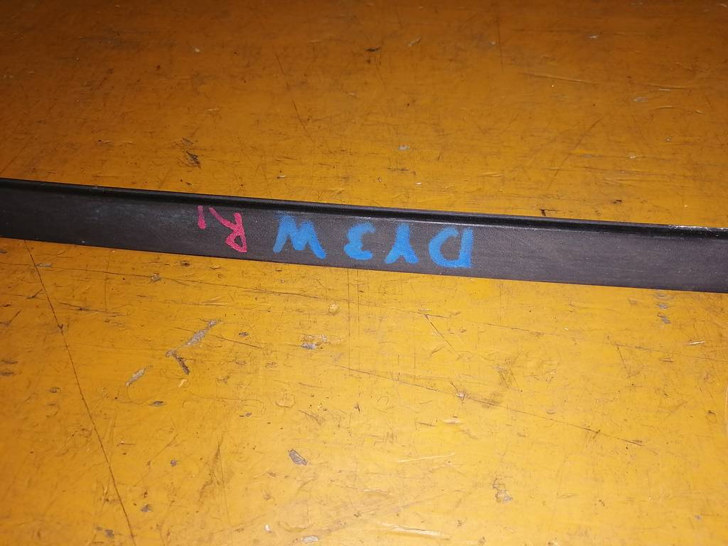 DEMIO DY3W МОЛДИНГ НА КРЫШУ ПРАВЫЙ 1 Mazda Demio