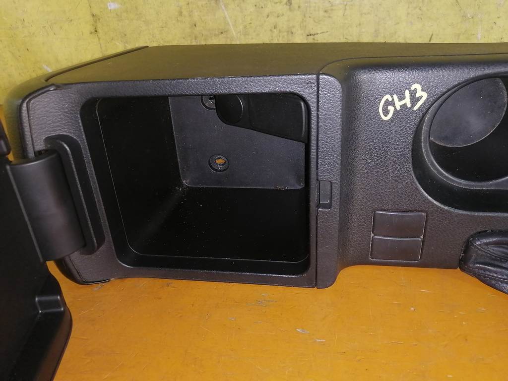 IMPREZA GH3 КОНСОЛЬ МЕЖДУ СИДЕНИЙ Subaru Impreza