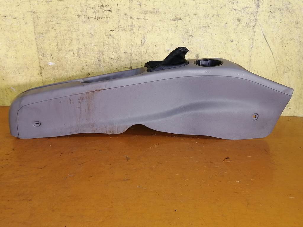 Салон Mazda Demio
