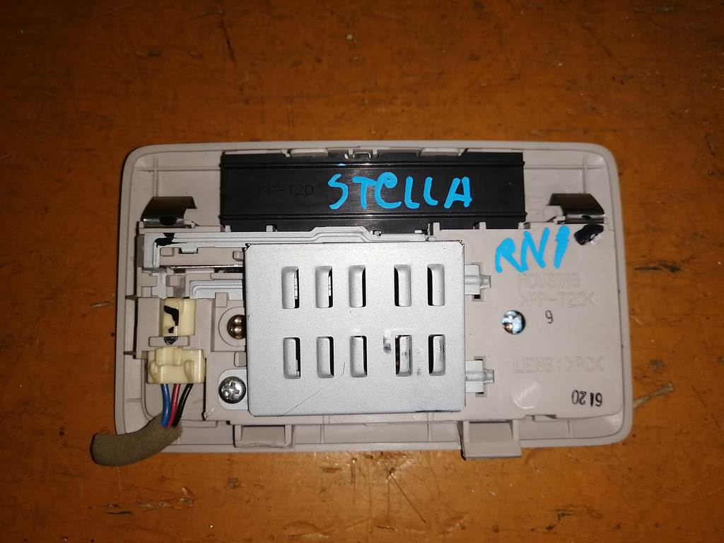 STELLA RN1 ПЛАФОН САЛОННЫЙ Subaru Stella