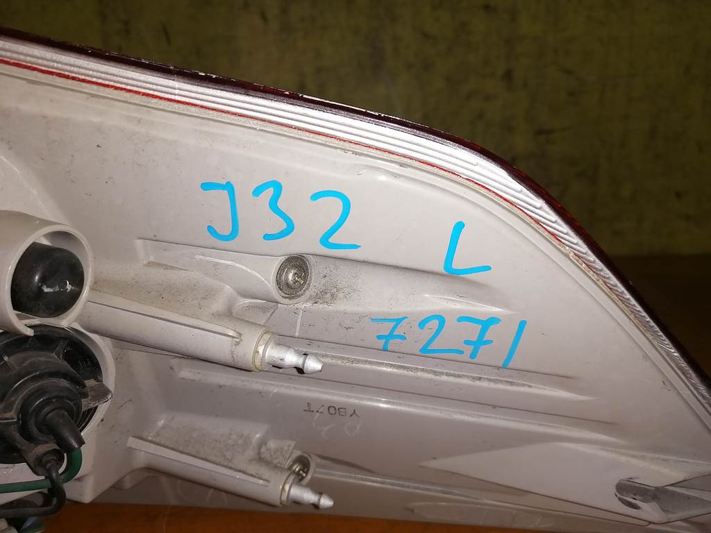 TEANA J32 СТОП ЛЕВЫЙ 7271 ДЕФЕКТ 
Фонарь Nissan Teana