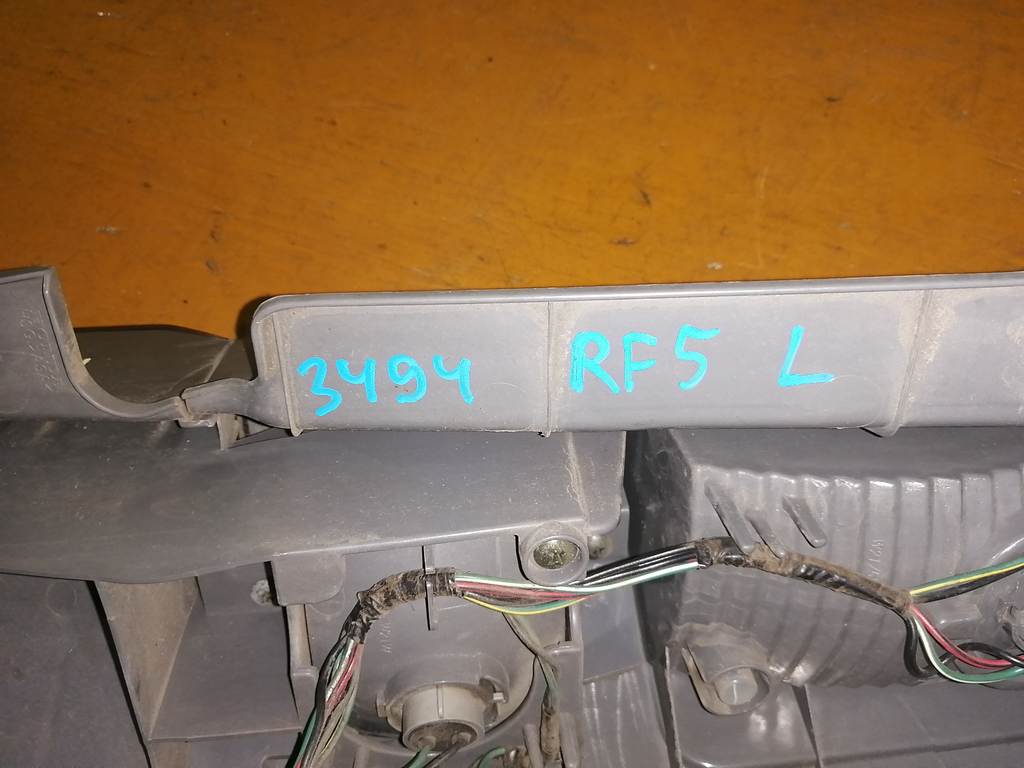 STEPWGN RF5 СТОП ЛЕВЫЙ 3494 
Фонарь Honda Stepwgn