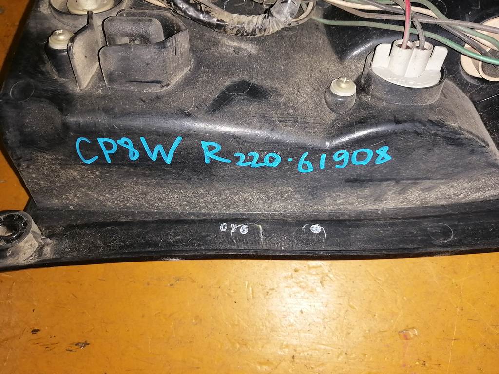 PREMACY CP8W СТОП ПРАВЫЙ 220 61908 
Фонарь Mazda Premacy