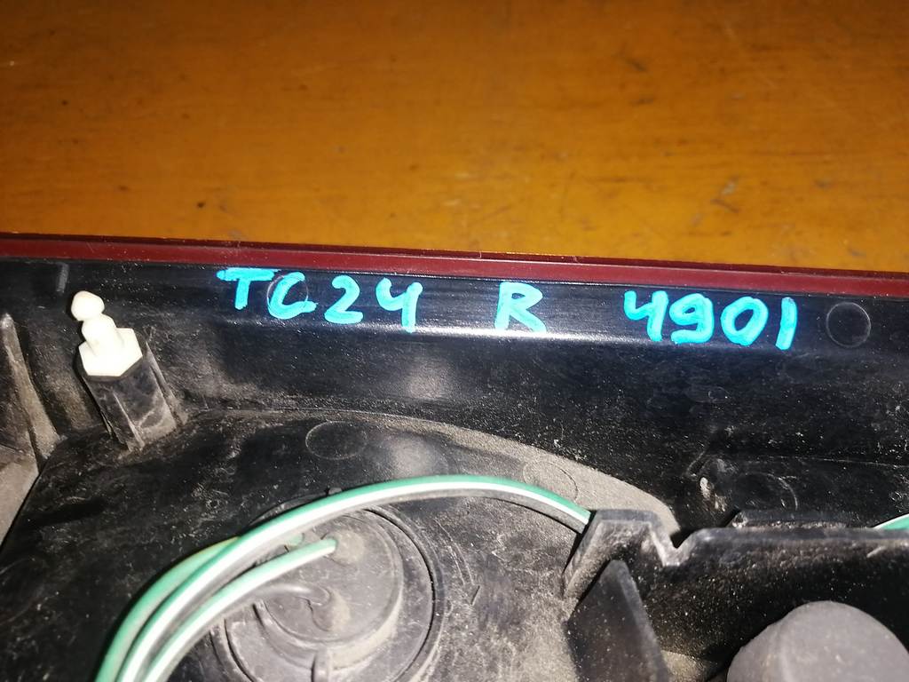 SERENA TC24 СТОП ПРАВЫЙ 4901 
Фонарь Nissan Serena