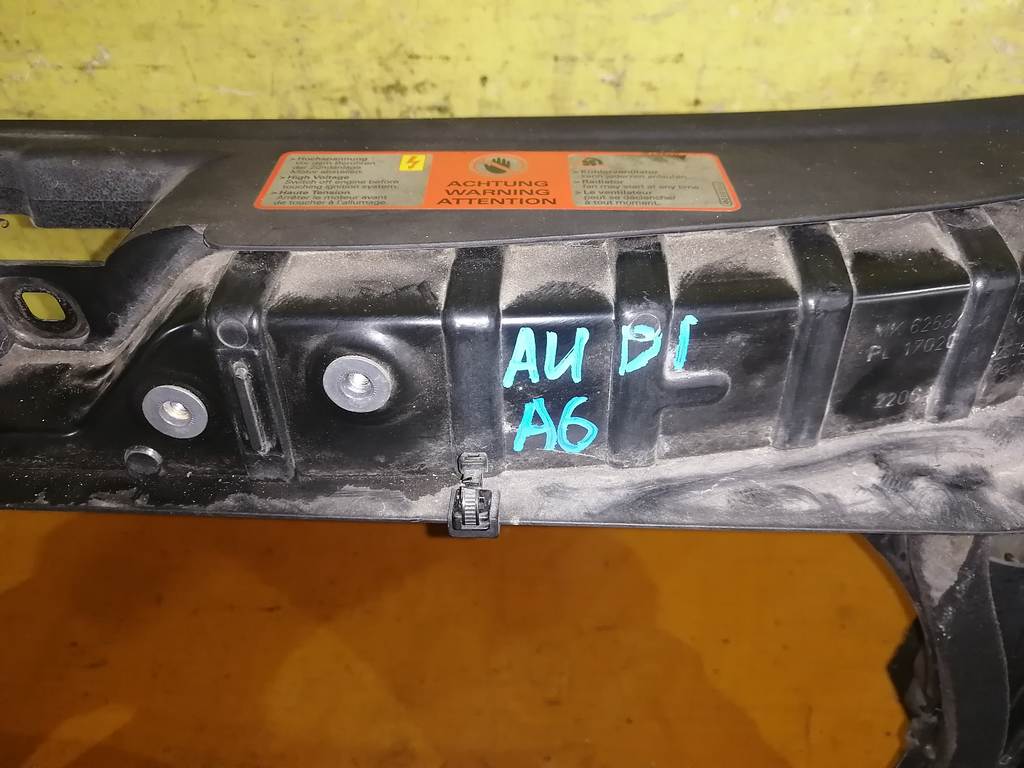 AUDI A6 4F2 РАМКА РАДИАТОРА Audi A6
