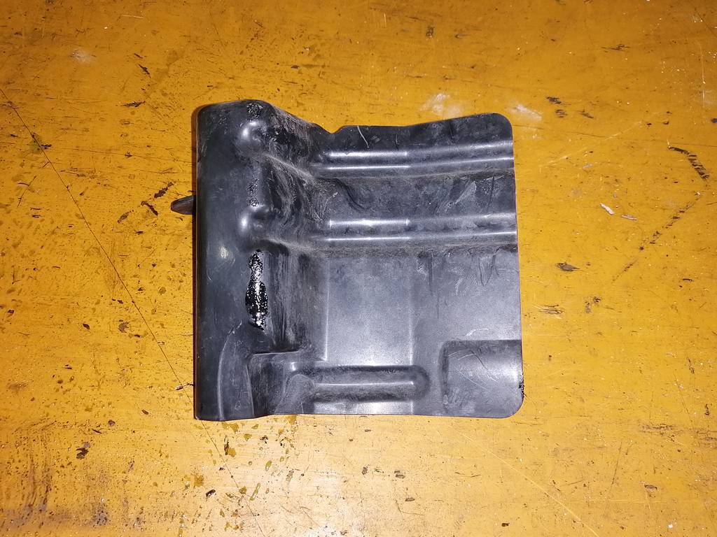 OUTLANDER CW5W ЗАЩИТА РАДИАТОРА ПРАВАЯ 6400A480 Mitsubishi Outlander