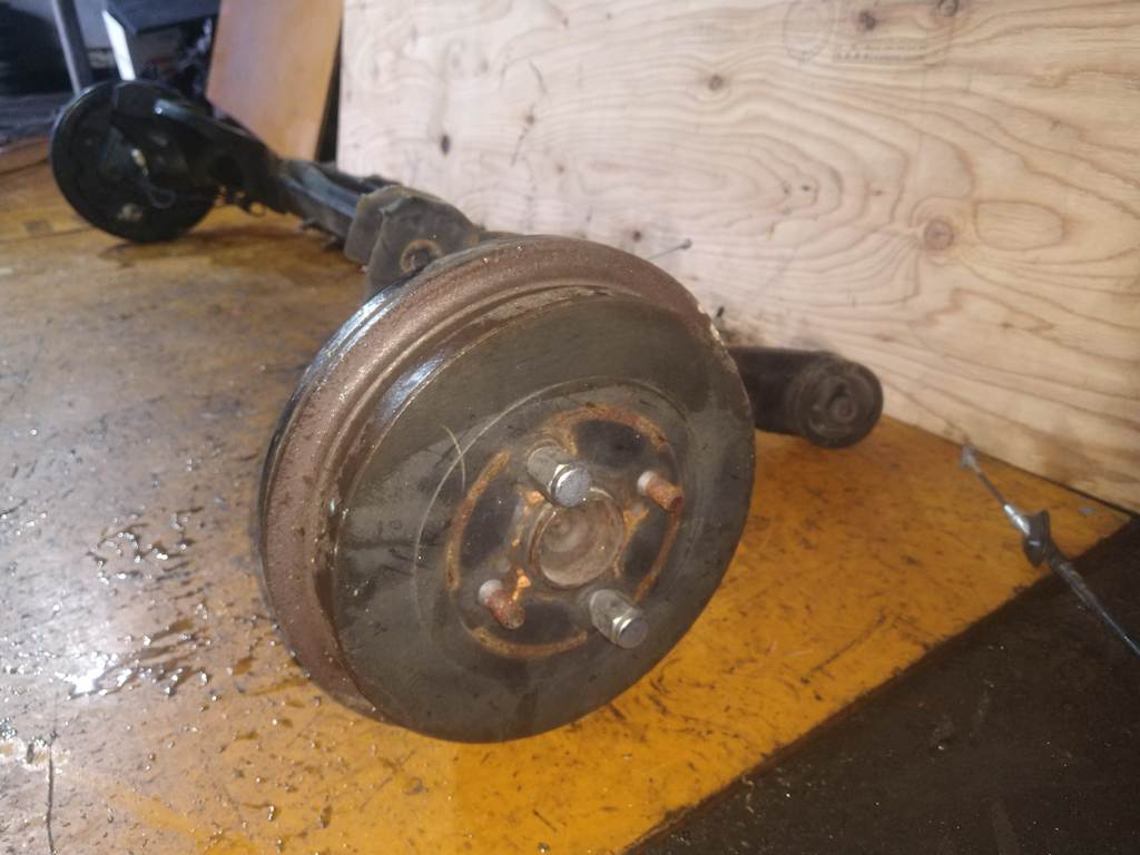 RACTIS SCP100 БАЛКА ЗАДНЯЯ Toyota Ractis