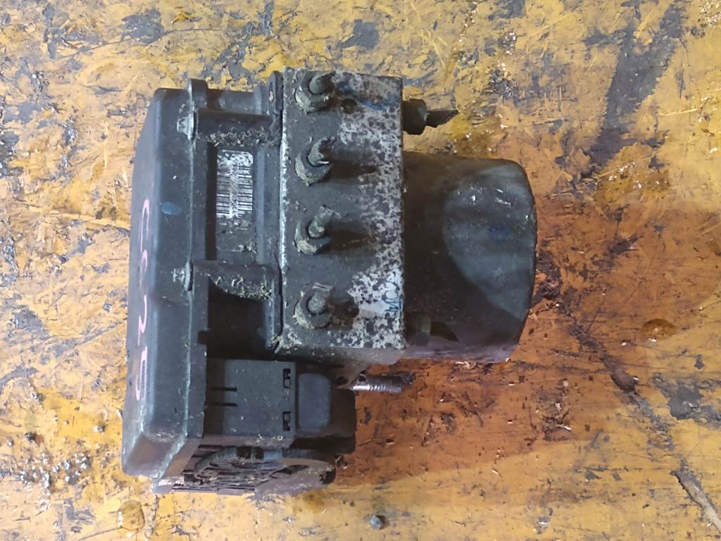 SERENA CC25 БЛОК ABS 47660 CY000 Nissan Serena