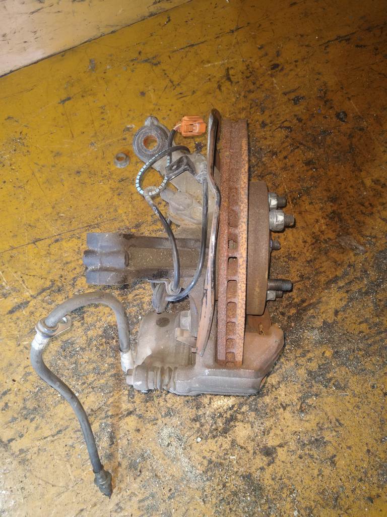 STEPWGN RF5 СТУПИЦА ПЕРЕДНЯЯ ЛЕВАЯ ABS Honda Stepwgn