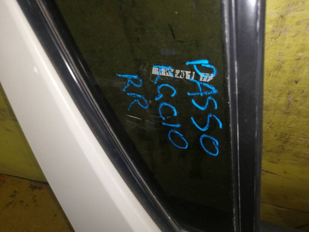 PASSO KGC10 ДВЕРЬ ЗАДНЯЯ ПРАВАЯ Toyota Passo