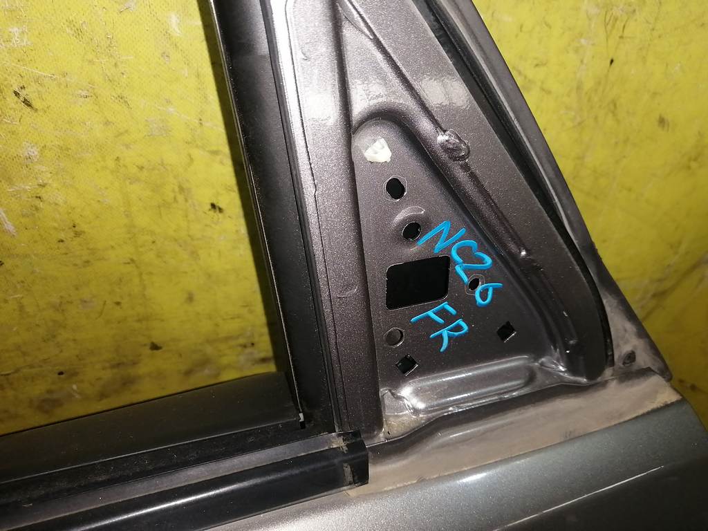 SERENA NC26 ДВЕРЬ ПЕРЕДНЯЯ ПРАВАЯ Nissan Serena