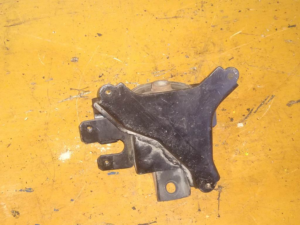 SOLIO MA15S ПОДУШКА ДВС 4 Suzuki Solio