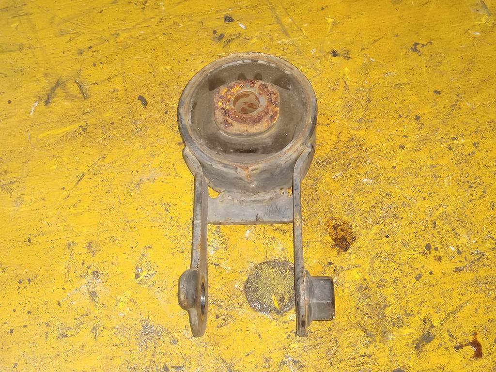 RACTIS SCP100 ПОДУШКА ДВС ЗАДНЯЯ 4 Toyota Ractis