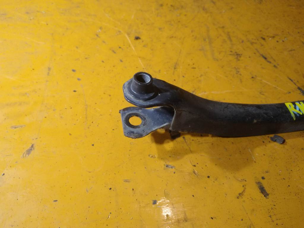 STELLA RN1 РЫЧАГ ЗАДНИЙ ПРАВЫЙ 1 Subaru Stella