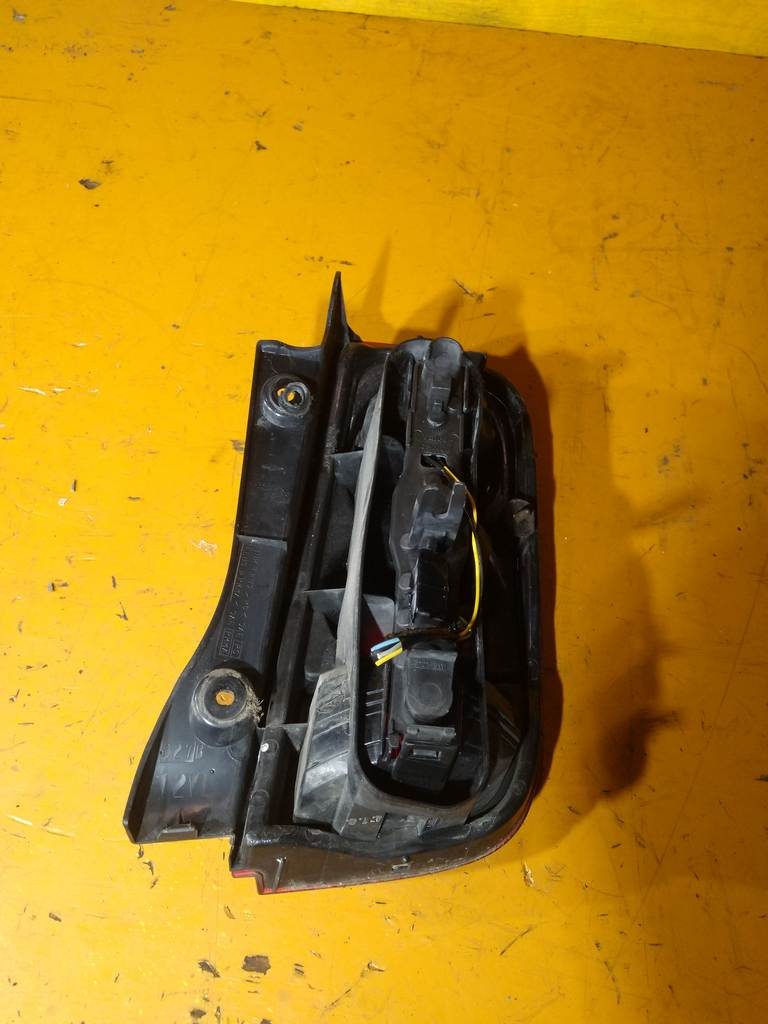 MARCH AK12 СТОП ЛЕВЫЙ 4994 
Фонарь Nissan March