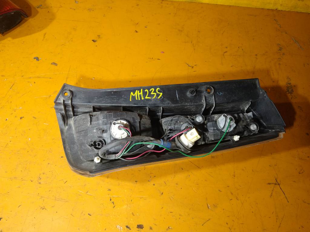 WAGON R MH23S СТОП ЛЕВЫЙ 35603-70K1 
Фонарь Suzuki Wagon R