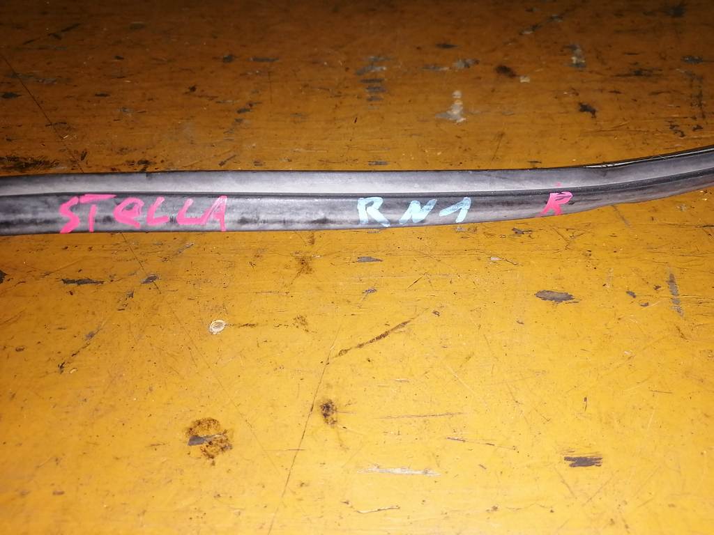 STELLA RN1 МОЛДИНГ КРЫШИ ПРАВЫЙ Subaru Stella