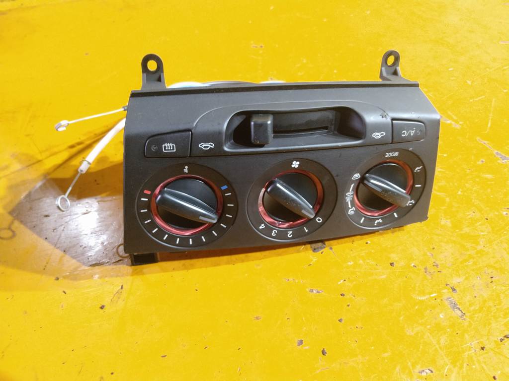 климат-контроль Mazda Axela