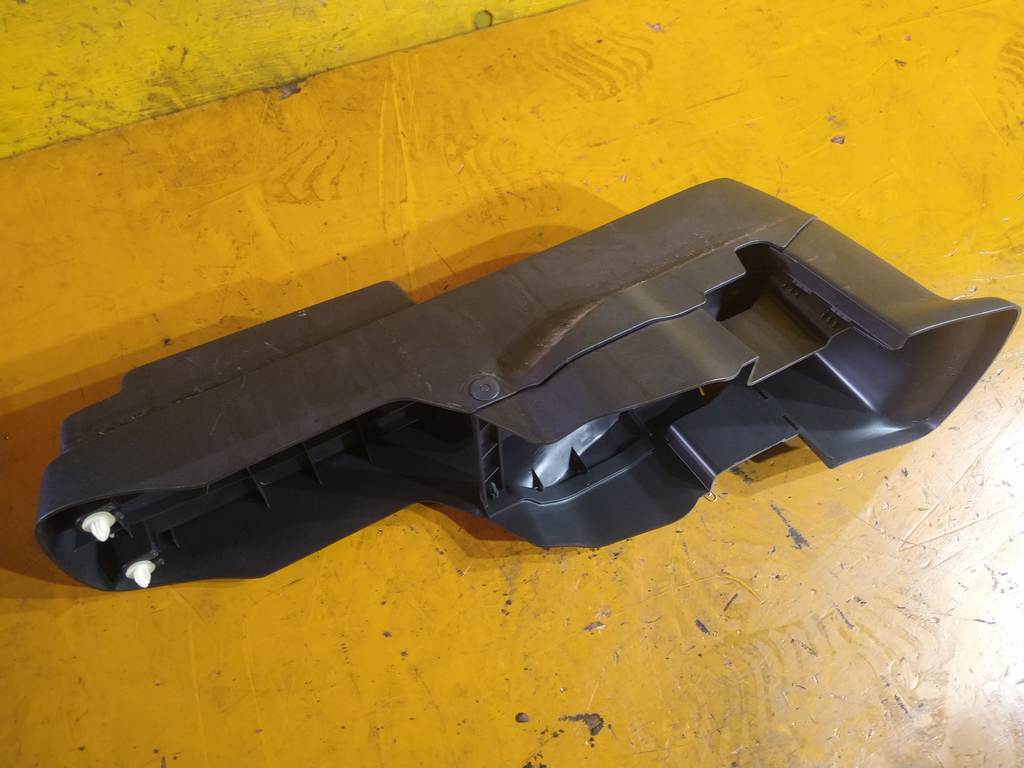 RACTIS SCP100 КОНСОЛЬ МЕЖДУ СИДЕНИЙ Toyota Ractis