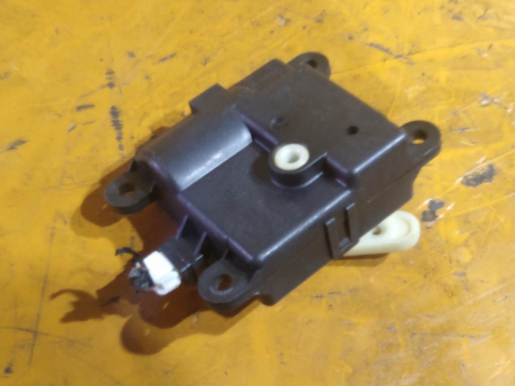 IMPREZA GG2 СЕРВОПРИВОД ЗАСЛОНОК ПЕЧКИ 3B450 30850 Subaru Impreza