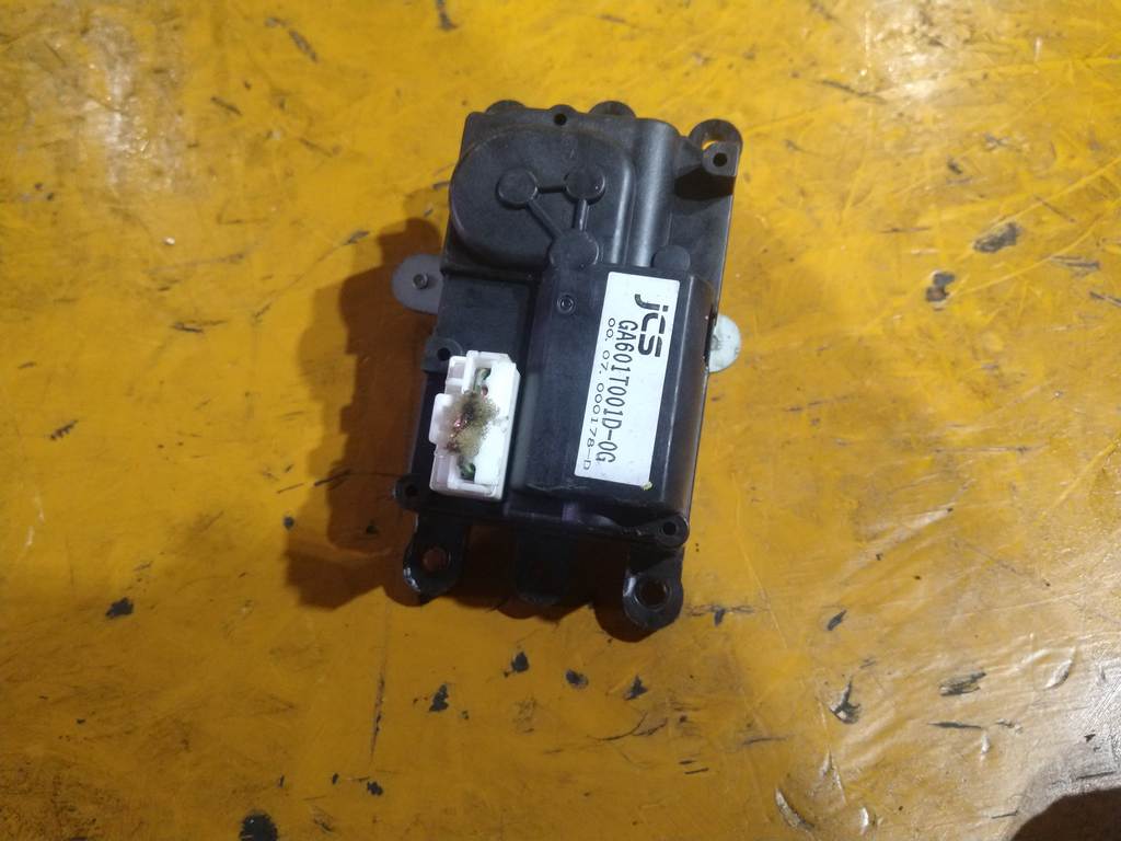 MILLENIA TA5P СЕРВОПРИВОД ЗАСЛОНОК ПЕЧКИ GA601T001D-0G (3) Mazda Millenia