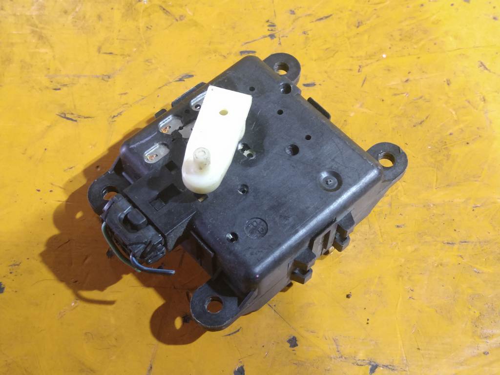 IMPREZA GG2 СЕРВОПРИВОД ЗАСЛОНОК ПЕЧКИ 2W300 30890 (2) Subaru Impreza