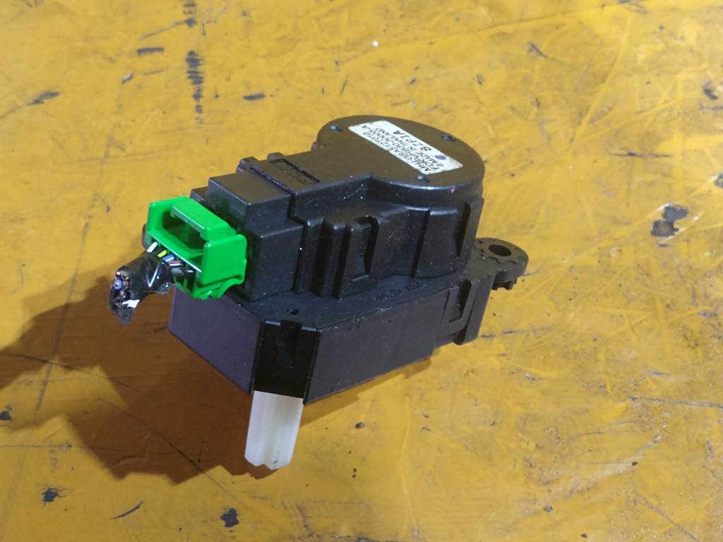 OUTLANDER CW5W СЕРВОПРИВОД ЗАСЛОНОК ПЕЧКИ (2) CSA512T010 Mitsubishi Outlander