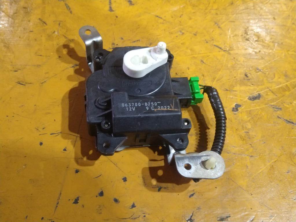 CR-V RD5 СЕРВОПРИВОД ЗАСЛОНОК ПЕЧКИ 063700-8750 (4) Honda CR-V
