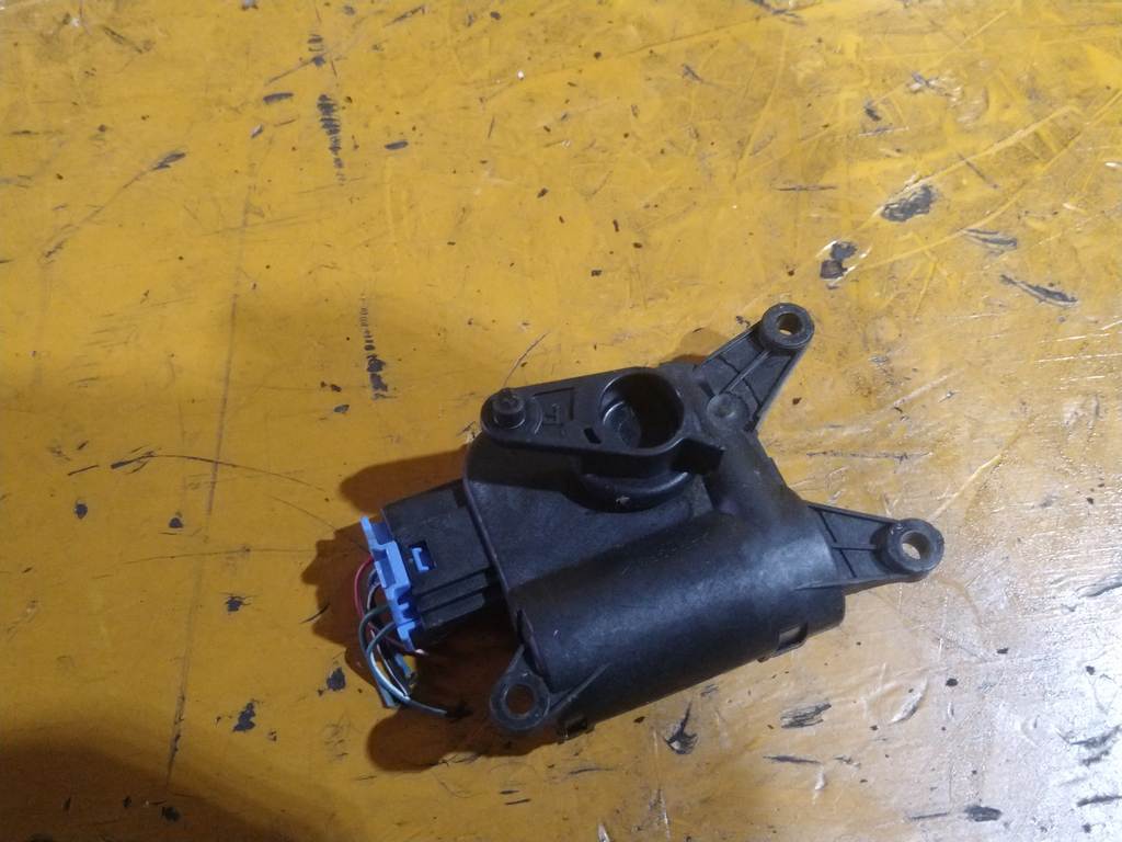 TOUAREG 7L7 СЕРВОПРИВОД ЗАСЛОНОК ПЕЧКИ 0 132 801 320 (4) Volkswagen Touareg