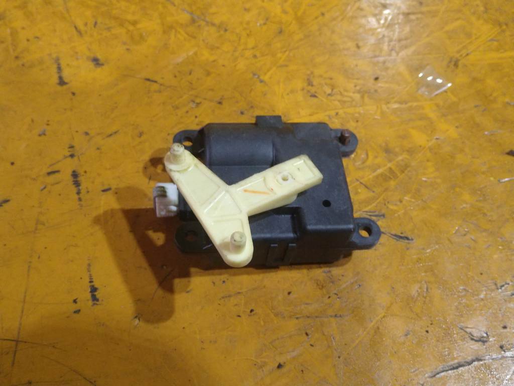 SERENA CC25 СЕРВОПРИВОД ЗАСЛОНОК ПЕЧКИ (2) Nissan Serena