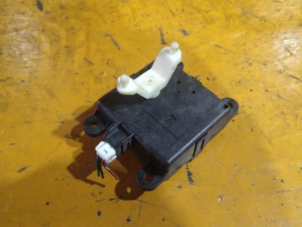 BLUEBIRD SYLPHY QG10 СЕРВОПРИВОД ЗАСЛОНОК ПЕЧКИ 2K001 30840 010116 Nissan Bluebird Sylphy