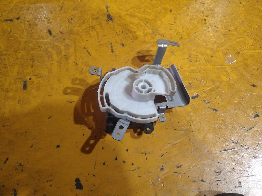 TEANA J31 СЕРВОПРИВОД ЗАСЛОНОК ПЕЧКИ 3K010 30840  