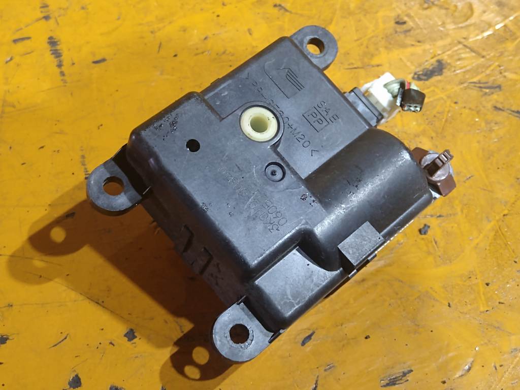 SERENA CC25 СЕРВОПРИВОД ЗАСЛОНОК ПЕЧКИ 3K010 30840 (3) Nissan Serena