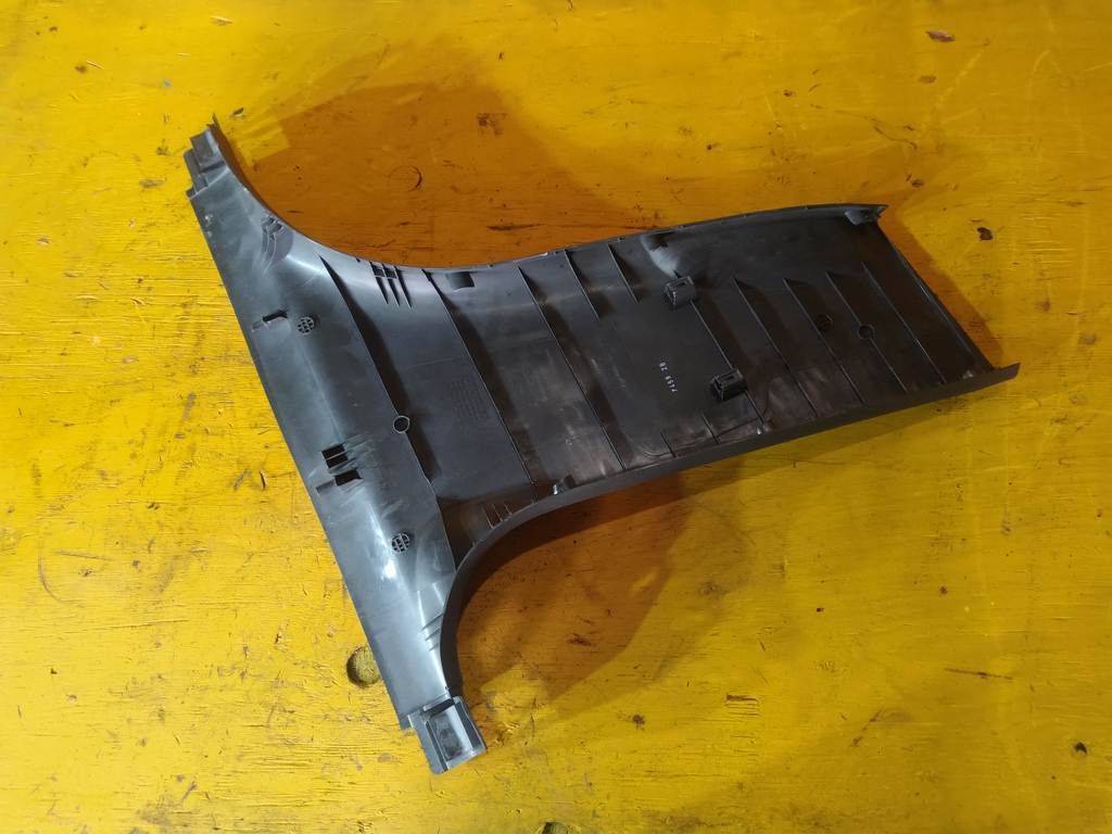 AUDI A4 8K5 НАКЛАДКА НА СТОЙКУ САЛОНА 8K0 867 239 Audi A4