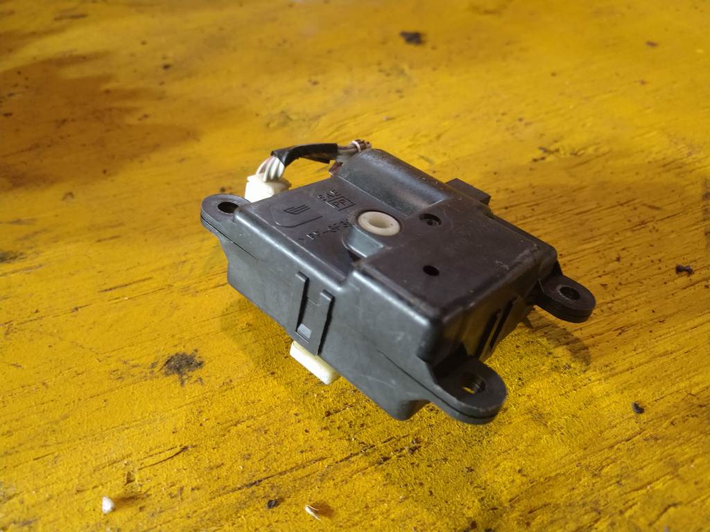 SERENA NC26 СЕРВОПРИВОД ЗАСЛОНОК ПЕЧКИ 3K010 30840 Nissan Serena