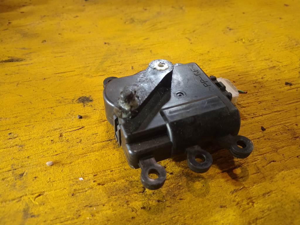 ATENZA GH5FP СЕРВОПРИВОД ЗАСЛОНОК ПЕЧКИ 0205F Mazda Atenza