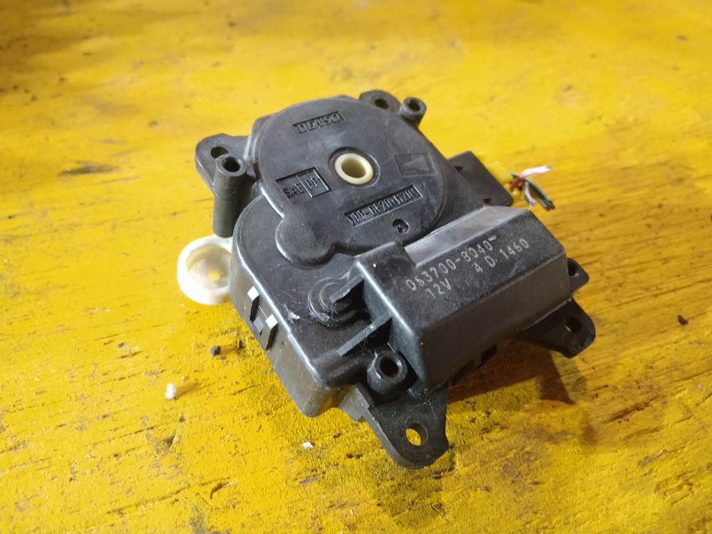 MPV LWFW СЕРВОПРИВОД ЗАСЛОНОК ПЕЧКИ 063700-8040 (1) Mazda MPV