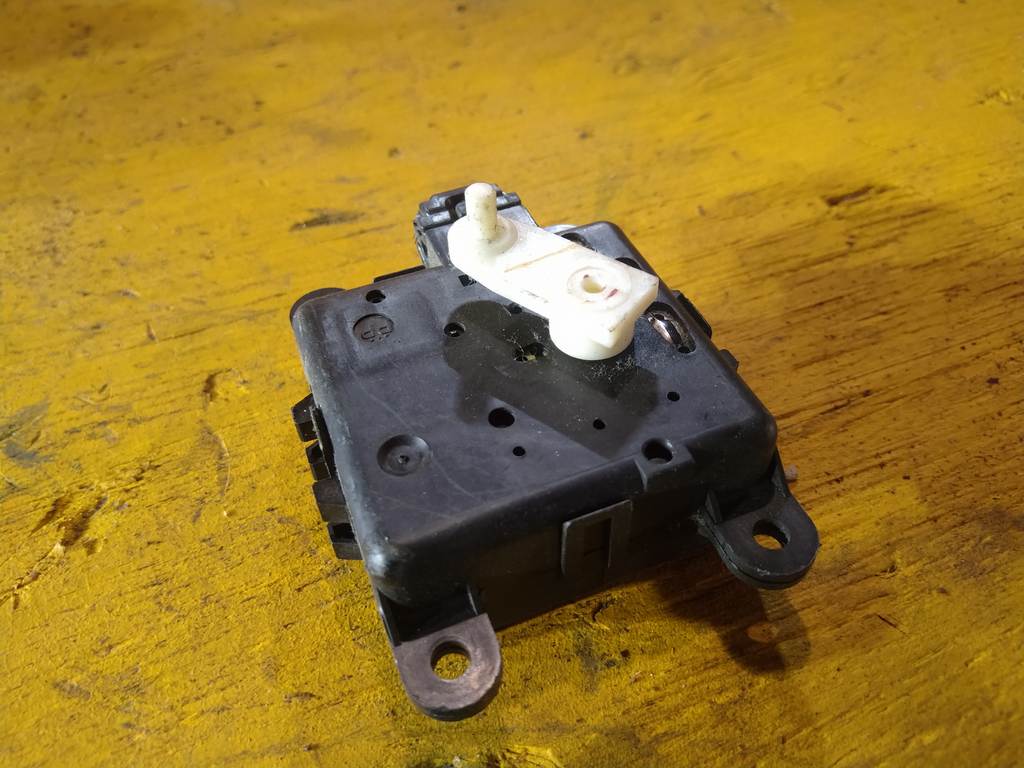 IMPREZA GG2 СЕРВОПРИВОД ЗАСЛОНОК ПЕЧКИ Subaru Impreza