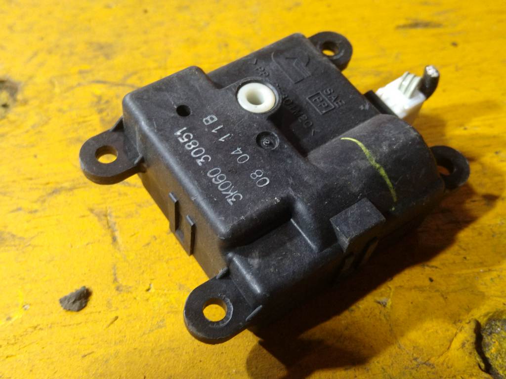 TEANA J32 СЕРВОПРИВОД ЗАСЛОНОК ПЕЧКИ 3K060 30851 (5) Nissan Teana