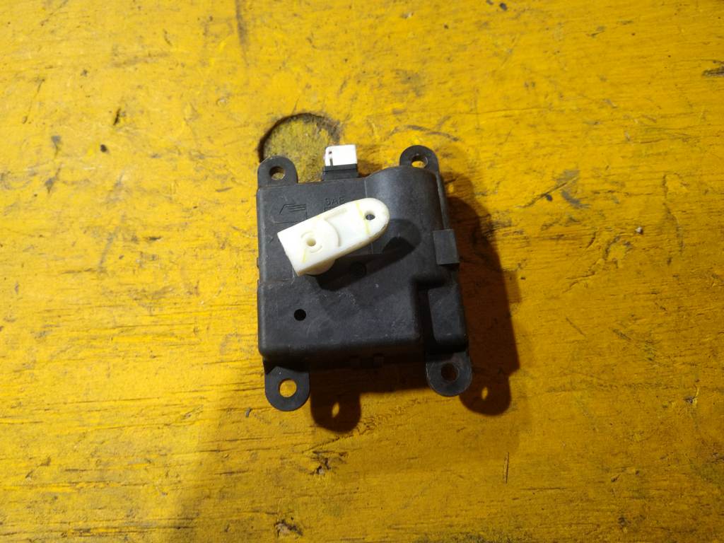 SERENA NC26 СЕРВОПРИВОД ЗАСЛОНОК ПЕЧКИ (2) Nissan Serena