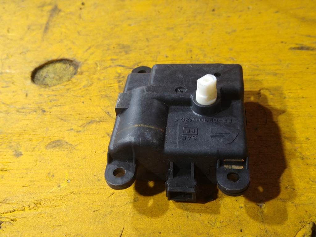 DUALIS KNJ10 СЕРВОПРИВОД ЗАСЛОНОК ПЕЧКИ (29) Nissan Dualis