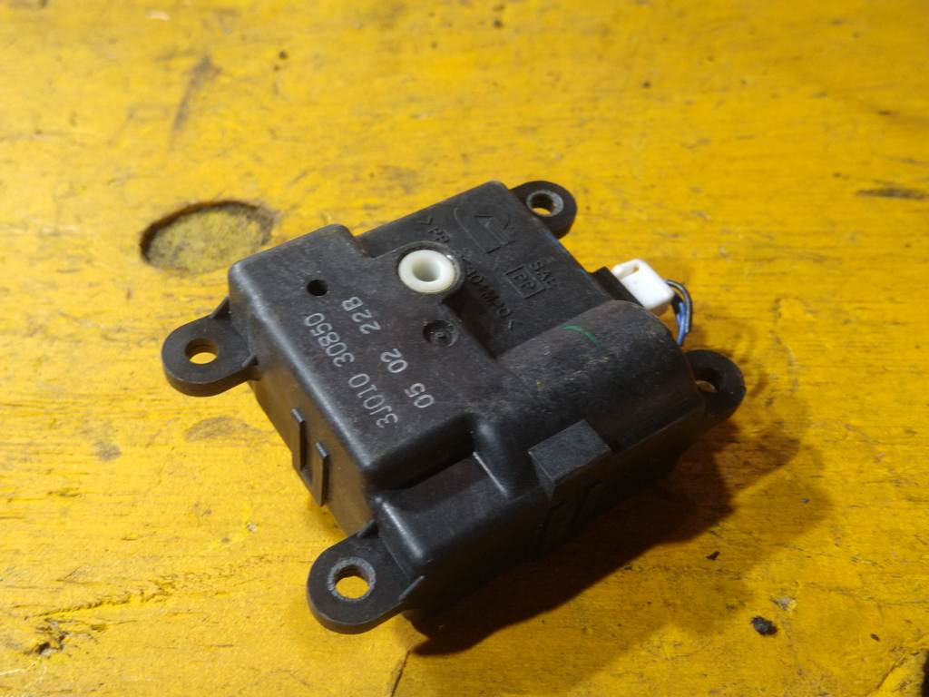 TEANA J31 СЕРВОПРИВОД ЗАСЛОНОК ПЕЧКИ 3J010 30850 (17) Nissan Teana