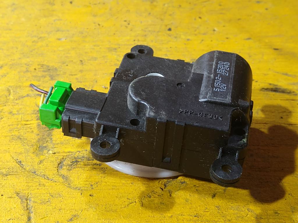 SOLIO MA15S СЕРВОПРИВОД ЗАСЛОНОК ПЕЧКИ 51502-15200 Suzuki Solio