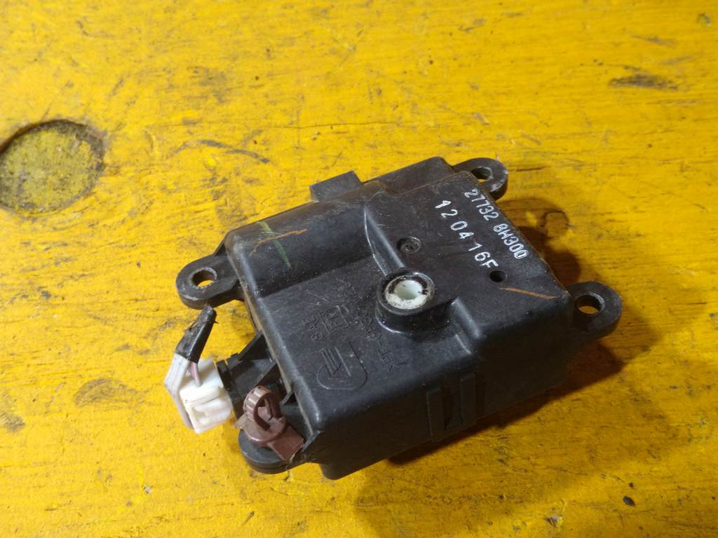 SERENA NC26 СЕРВОПРИВОД ЗАСЛОНОК ПЕЧКИ 27732 8H300 (16) Nissan Serena