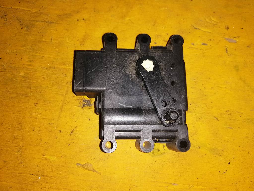 DEMIO DY3W СЕРВОПРИВОД ЗАСЛОНОК ПЕЧКИ 4W06V Mazda Demio