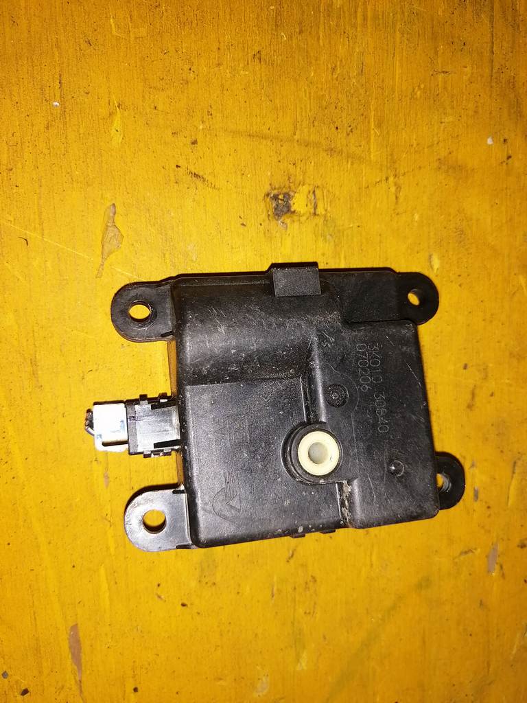 TEANA J31 СЕРВОПРИВОД ЗАСЛОНОК ПЕЧКИ 3K010 30840 Nissan Teana