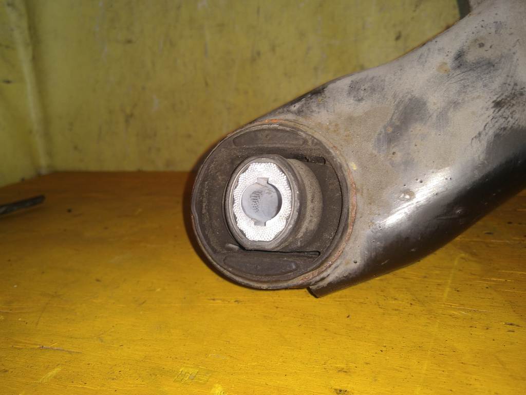 AUDI A4 8K5 ПОДРАМНИК ЗАДНИЙ Audi A4