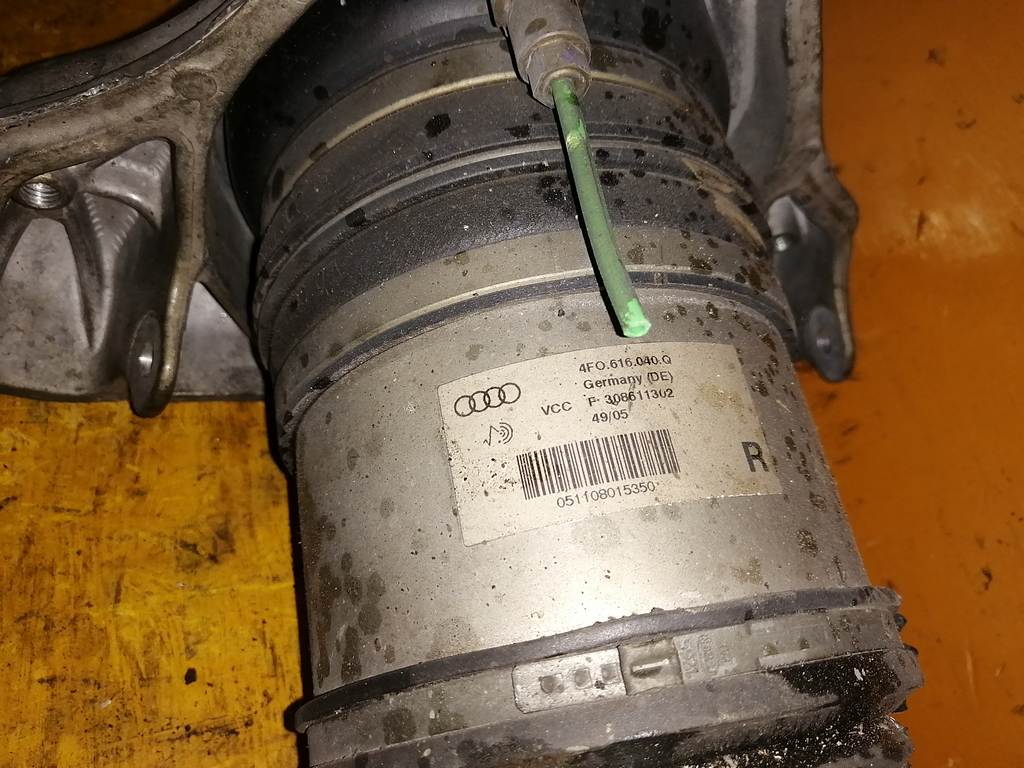 AUDI A6 (C6) 4F2 СТОЙКА ПЕРЕДНЯЯ ПРАВАЯ 4F0 616 040 Q Audi A6
