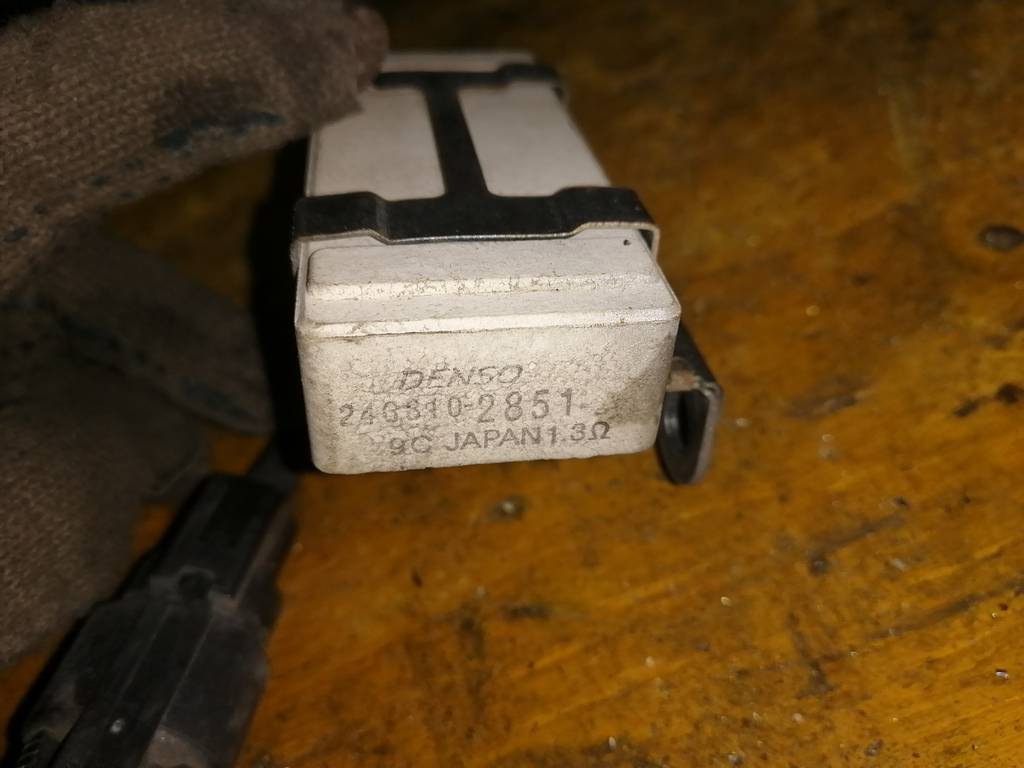 VITZ NCP15 РЕЗИСТОР АКПП 246810-2851 Toyota Vitz